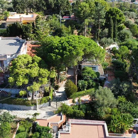 Salina - Vicina Al Mare Con Giardino Privato Vakantiehuis *