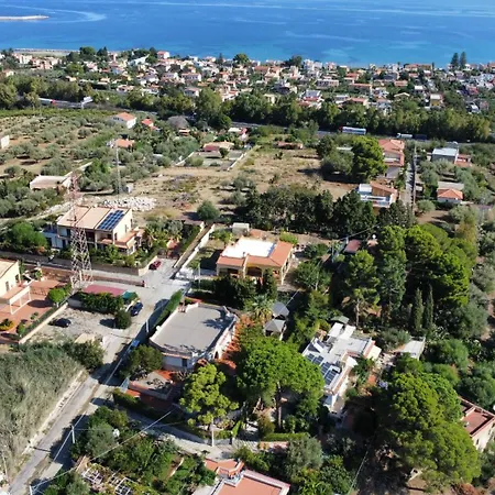 Salina - Vicina Al Mare Con Giardino Privato * Trabia