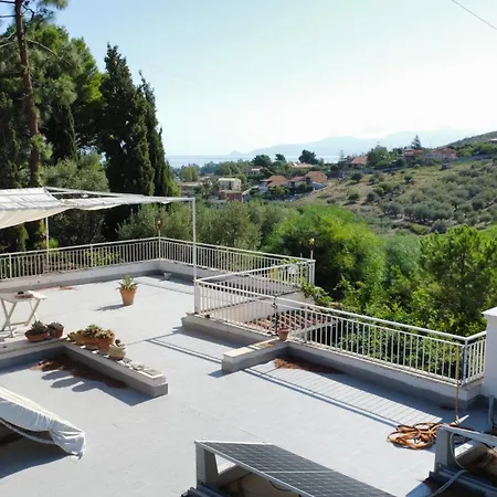 Salina - Vicina Al Mare Con Giardino Privato Trabia