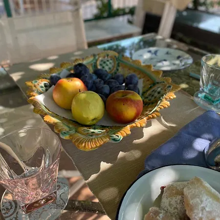 Salina - Vicina Al Mare Con Giardino Privato Vakantiehuis Trabia