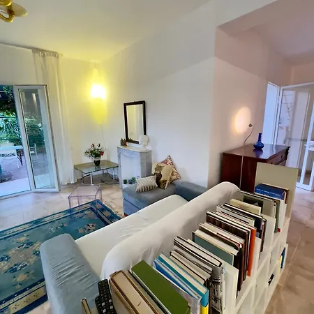 Salina - Vicina Al Mare Con Giardino Privato Vakantiehuis