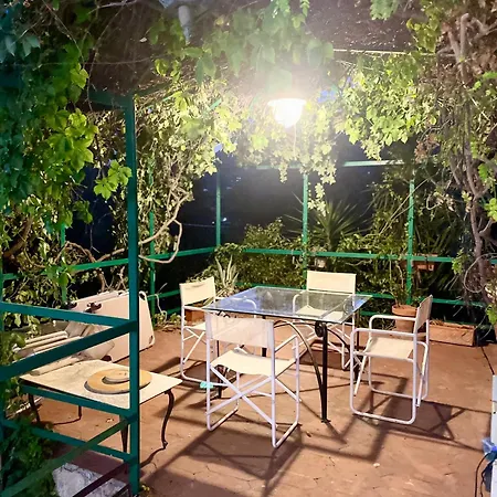 Salina - Vicina Al Mare Con Giardino Privato Trabia
