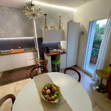 Salina - Vicina Al Mare Con Giardino Privato Vakantiehuis *