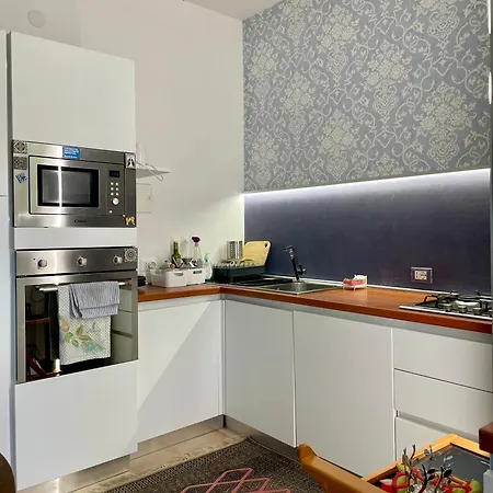 Salina - Vicina Al Mare Con Giardino Privato Vakantiehuis